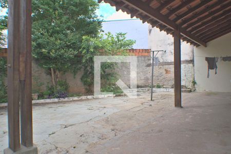 Casa à venda com 260m², 6 quartos e 3 vagas Casa à venda com 260m², 6 quartos e 3 vagasQuintal