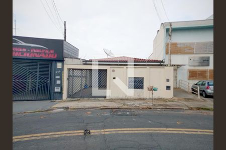 Casa à venda com 260m², 6 quartos e 3 vagas Casa à venda com 260m², 6 quartos e 3 vagasFachada