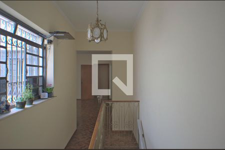 Casa à venda com 260m², 6 quartos e 3 vagas Casa à venda com 260m², 6 quartos e 3 vagasCorredor