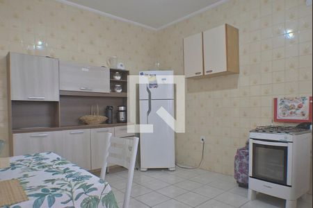 Casa à venda com 260m², 6 quartos e 3 vagas Casa à venda com 260m², 6 quartos e 3 vagasCozinha