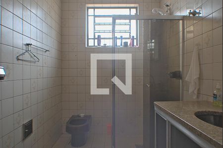 Casa à venda com 260m², 6 quartos e 3 vagas Casa à venda com 260m², 6 quartos e 3 vagasBanheiro Social