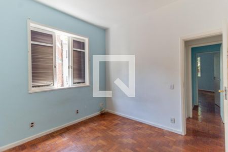 Casa à venda com 264m², 4 quartos e 3 vagasQuarto 2 - terceiro andar