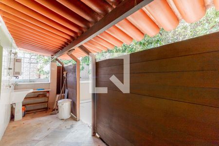 Casa à venda com 264m², 4 quartos e 3 vagasÁrea de Serviço - quarto andar