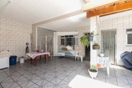 Casa à venda com 260m², 3 quartos e 2 vagasÁrea de serviço/Quintal