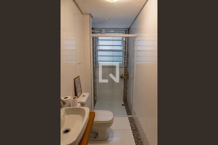 Casa à venda com 378m², 4 quartos e 3 vagasBanheiro 1