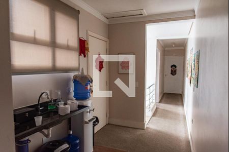 Casa à venda com 378m², 4 quartos e 3 vagasCorredor