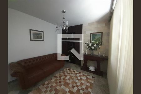 Casa à venda com 356m², 4 quartos e 6 vagas