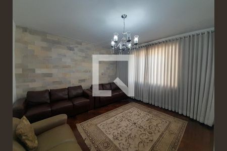 Casa à venda com 356m², 4 quartos e 6 vagas