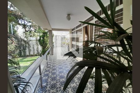 Casa à venda com 356m², 4 quartos e 6 vagas