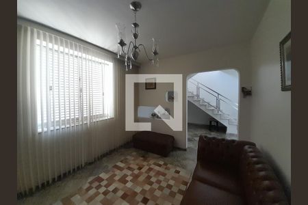 Casa à venda com 356m², 4 quartos e 6 vagas