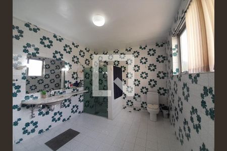 Casa à venda com 356m², 4 quartos e 6 vagas