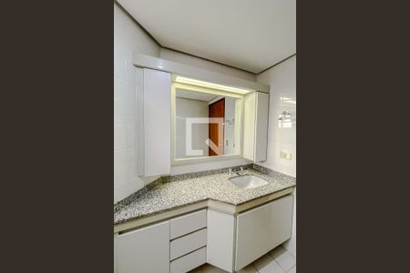 Apartamento para alugar com 132m², 3 quartos e 2 vagas Apartamento para alugar com 132m², 3 quartos e 2 vagasBanheiro