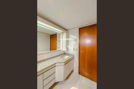 Apartamento para alugar com 132m², 3 quartos e 2 vagas Apartamento para alugar com 132m², 3 quartos e 2 vagasBanheiro Suíte