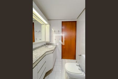 Apartamento para alugar com 132m², 3 quartos e 2 vagas Apartamento para alugar com 132m², 3 quartos e 2 vagasBanheiro