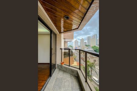 Apartamento para alugar com 132m², 3 quartos e 2 vagas Apartamento para alugar com 132m², 3 quartos e 2 vagasVaranda