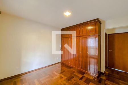 Apartamento para alugar com 132m², 3 quartos e 2 vagas Apartamento para alugar com 132m², 3 quartos e 2 vagasSuíte