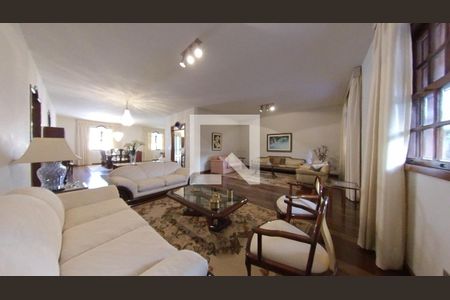 Casa à venda com 913m², 7 quartos e 8 vagas