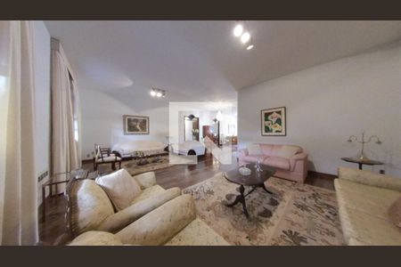 Casa à venda com 913m², 7 quartos e 8 vagas