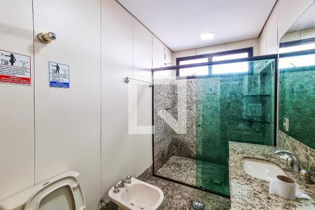 Apartamento à venda com 500m², 4 quartos e 8 vagas Apartamento à venda com 500m², 4 quartos e 8 vagasBanheiro Social