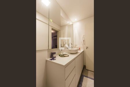 Apartamento para alugar com 77m², 1 quarto e 1 vaga Apartamento para alugar com 77m², 1 quarto e 1 vagaBanheiro da Suíte