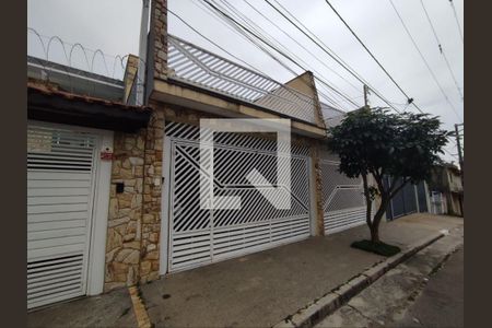 Casa à venda com 148m², 3 quartos e 2 vagas Casa à venda com 148m², 3 quartos e 2 vagasFachada