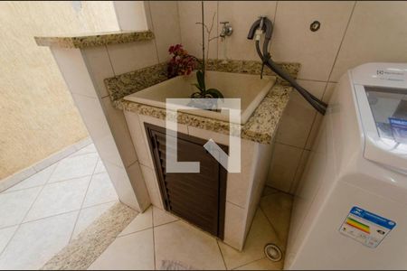 Casa à venda com 148m², 3 quartos e 2 vagas Casa à venda com 148m², 3 quartos e 2 vagasÁrea de Serviço