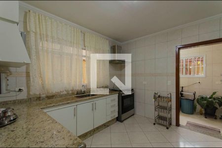 Casa à venda com 148m², 3 quartos e 2 vagas Casa à venda com 148m², 3 quartos e 2 vagasCozinha