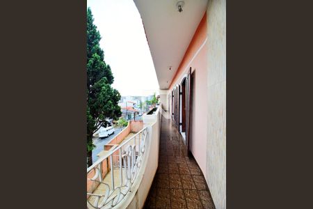 Casa à venda com 168m², 3 quartos e 8 vagasVaranda