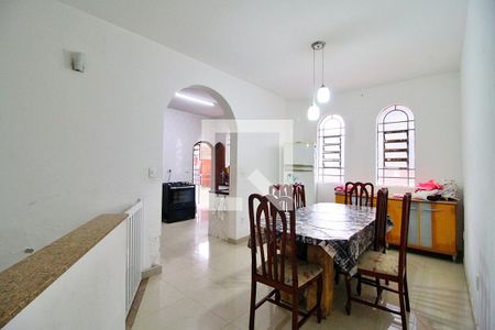 Casa à venda com 168m², 3 quartos e 8 vagasCopa