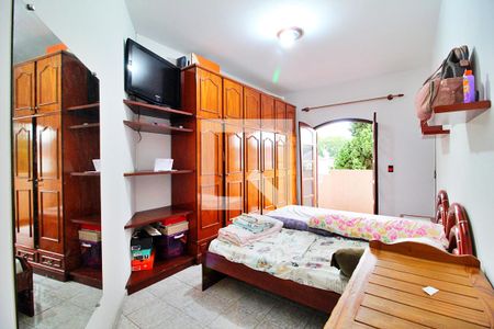 Casa à venda com 168m², 3 quartos e 8 vagasSuíte 2