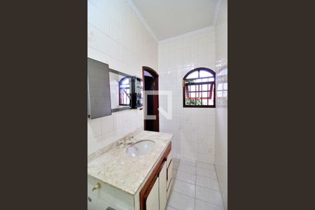 Casa à venda com 168m², 3 quartos e 8 vagasBanheiro da Suíte 2