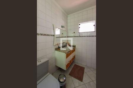 Casa à venda com 256m², 3 quartos e 4 vagasBanheiro da Suíte 2