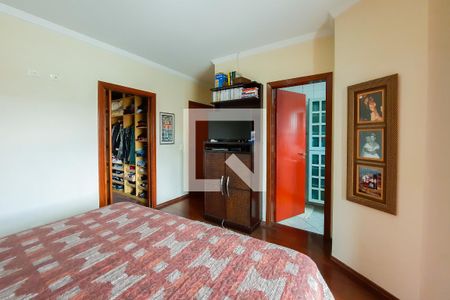 Casa à venda com 256m², 3 quartos e 4 vagasSuíte 3