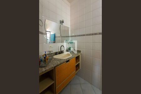 Casa à venda com 256m², 3 quartos e 4 vagasBanheiro da Suíte 1