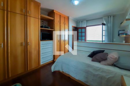 Casa à venda com 256m², 3 quartos e 4 vagasSuíte 2