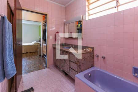 Casa à venda com 360m², 3 quartos e 4 vagas Casa à venda com 360m², 3 quartos e 4 vagasBanheiro do Quarto 1