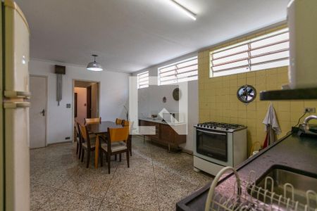 Casa à venda com 360m², 3 quartos e 4 vagas Casa à venda com 360m², 3 quartos e 4 vagasCozinha