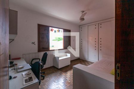 Casa à venda com 360m², 3 quartos e 4 vagas Casa à venda com 360m², 3 quartos e 4 vagasQuarto 2