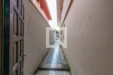 Casa à venda com 360m², 3 quartos e 4 vagas Casa à venda com 360m², 3 quartos e 4 vagasCorredor quintal