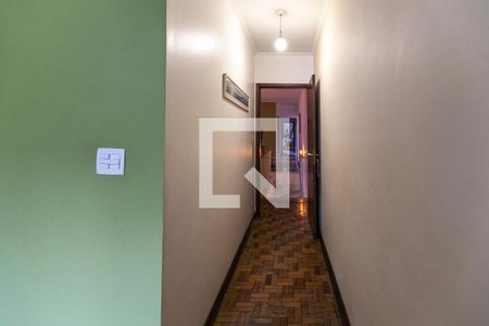 Casa à venda com 360m², 3 quartos e 4 vagas Casa à venda com 360m², 3 quartos e 4 vagasCorredor quartos