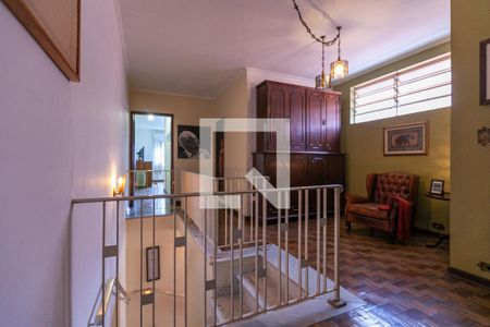 Casa à venda com 360m², 3 quartos e 4 vagas Casa à venda com 360m², 3 quartos e 4 vagasCorredor quartos