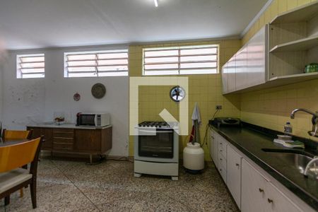 Casa à venda com 360m², 3 quartos e 4 vagas Casa à venda com 360m², 3 quartos e 4 vagasCozinha