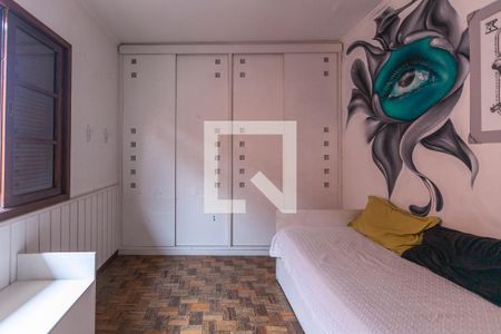 Casa à venda com 360m², 3 quartos e 4 vagas Casa à venda com 360m², 3 quartos e 4 vagasQuarto 2