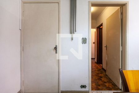 Casa à venda com 360m², 3 quartos e 4 vagas Casa à venda com 360m², 3 quartos e 4 vagasCozinha - Armários