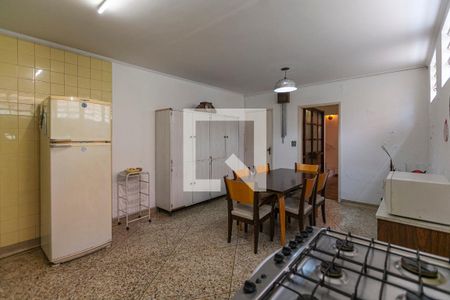 Casa à venda com 360m², 3 quartos e 4 vagas Casa à venda com 360m², 3 quartos e 4 vagasCozinha