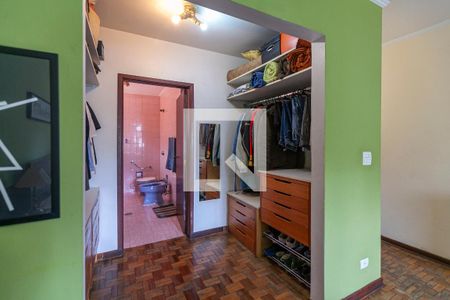 Casa à venda com 360m², 3 quartos e 4 vagas Casa à venda com 360m², 3 quartos e 4 vagasCloset do quarto 1
