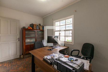 Casa à venda com 360m², 3 quartos e 4 vagas Casa à venda com 360m², 3 quartos e 4 vagasEscritório