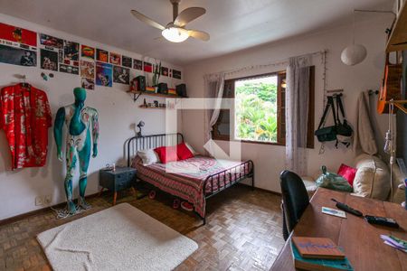 Casa à venda com 360m², 3 quartos e 4 vagas Casa à venda com 360m², 3 quartos e 4 vagasQuarto 3