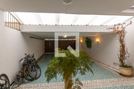 Casa à venda com 360m², 3 quartos e 4 vagas Casa à venda com 360m², 3 quartos e 4 vagasGaragem