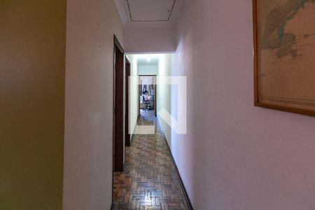 Casa à venda com 360m², 3 quartos e 4 vagas Casa à venda com 360m², 3 quartos e 4 vagasCorredor quartos